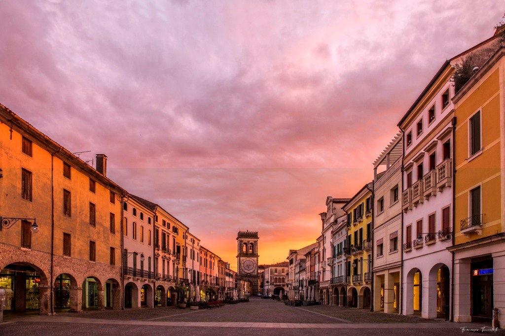 Piazza Maggiore di Este al tramonto